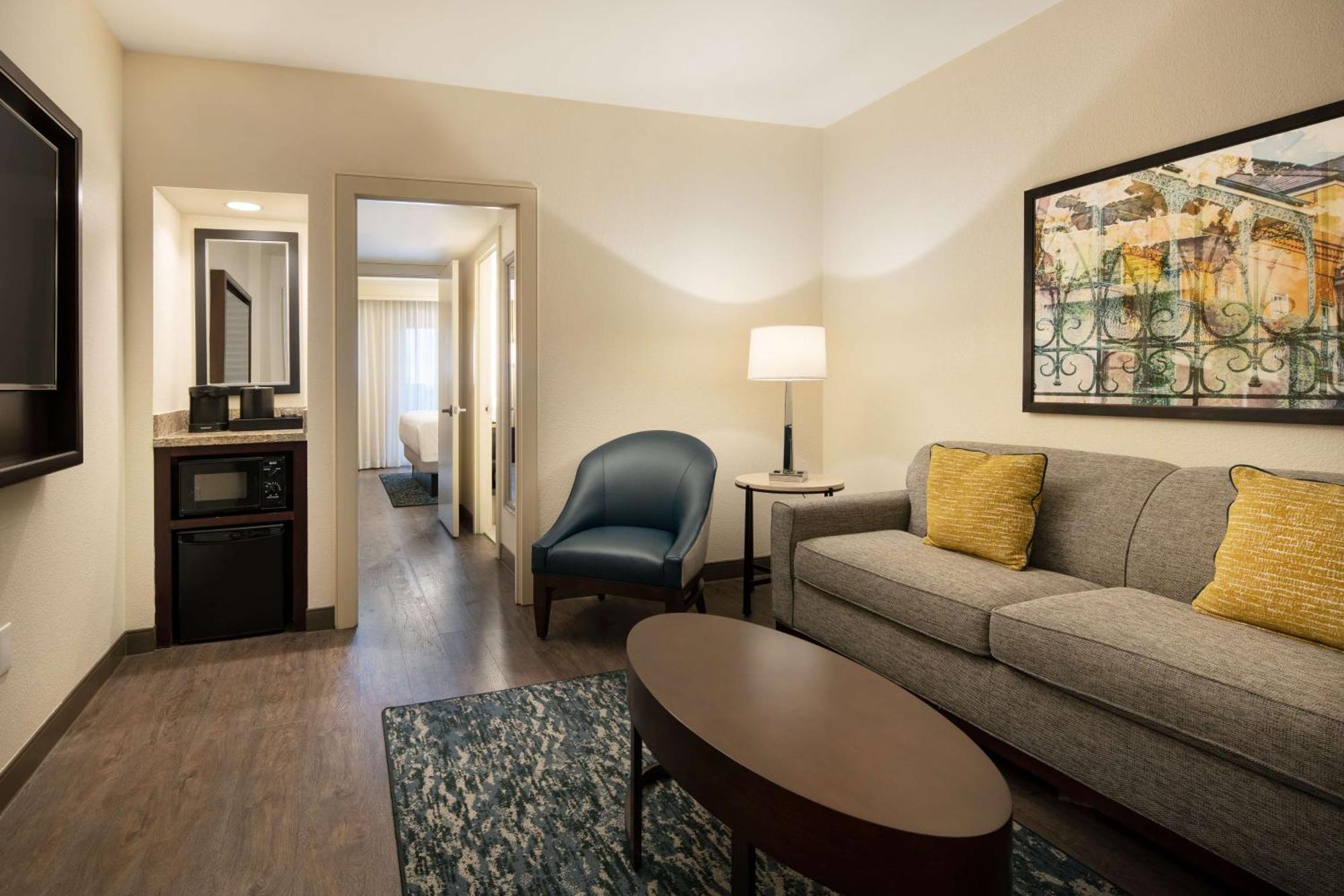 Hotel Embassy By Hilton Convention Center New Orleans